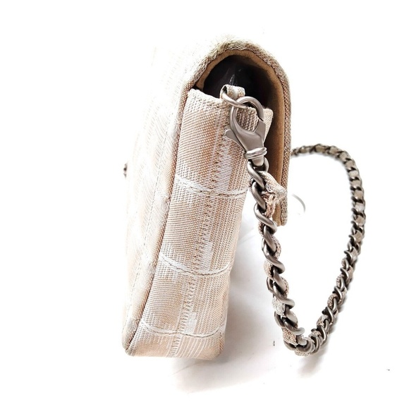 Chanel East West Canvas Shoulder Bag - Picture 4 of 16